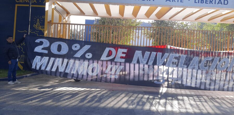 Emprende el STEUABJO un paro de labores de 12 horas